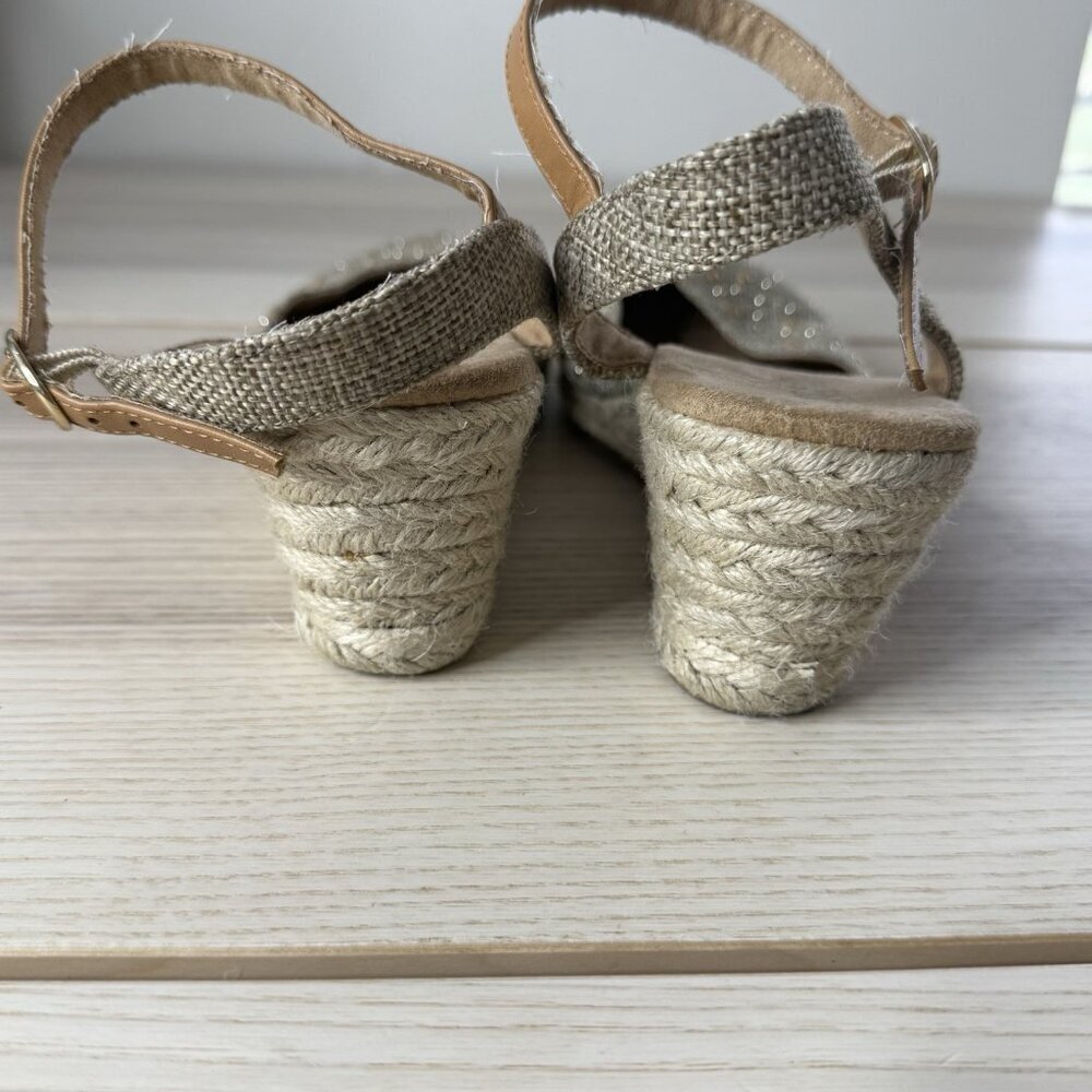 White Mountain 8M Light Green Sailboat Espadrille Wedge Gold Tone Embellished - Picture 5 of 9